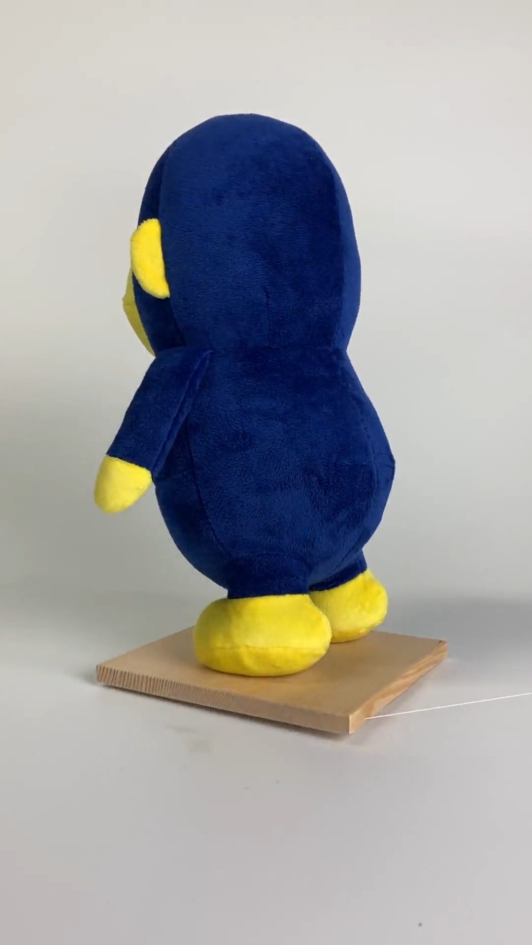 株式会社ほねごり様のほねごりくん｜立てる座れるぬいぐるみ「スタンド